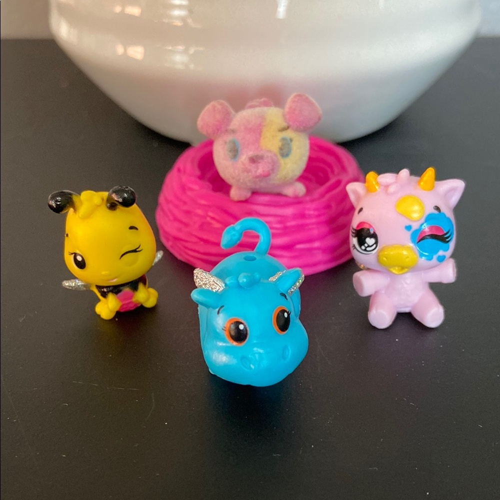 4 Hatchimals and 1 Pink Nest!
